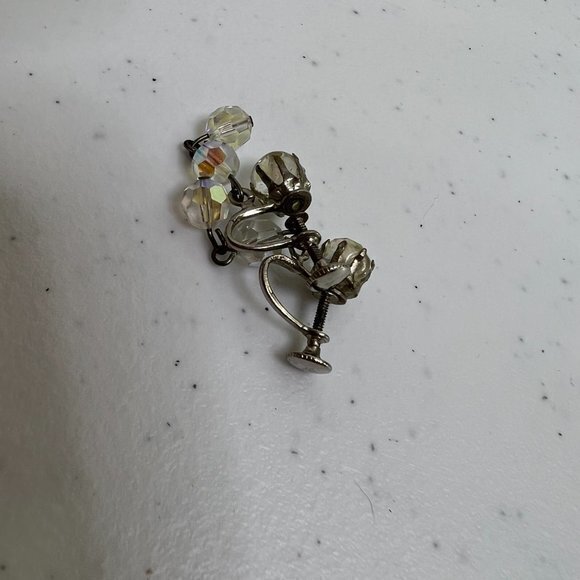Beaded Screw Back Beaded Earrings AB Drop Dangle Silver Tone Vintage Used, see p - Picture 5 of 6